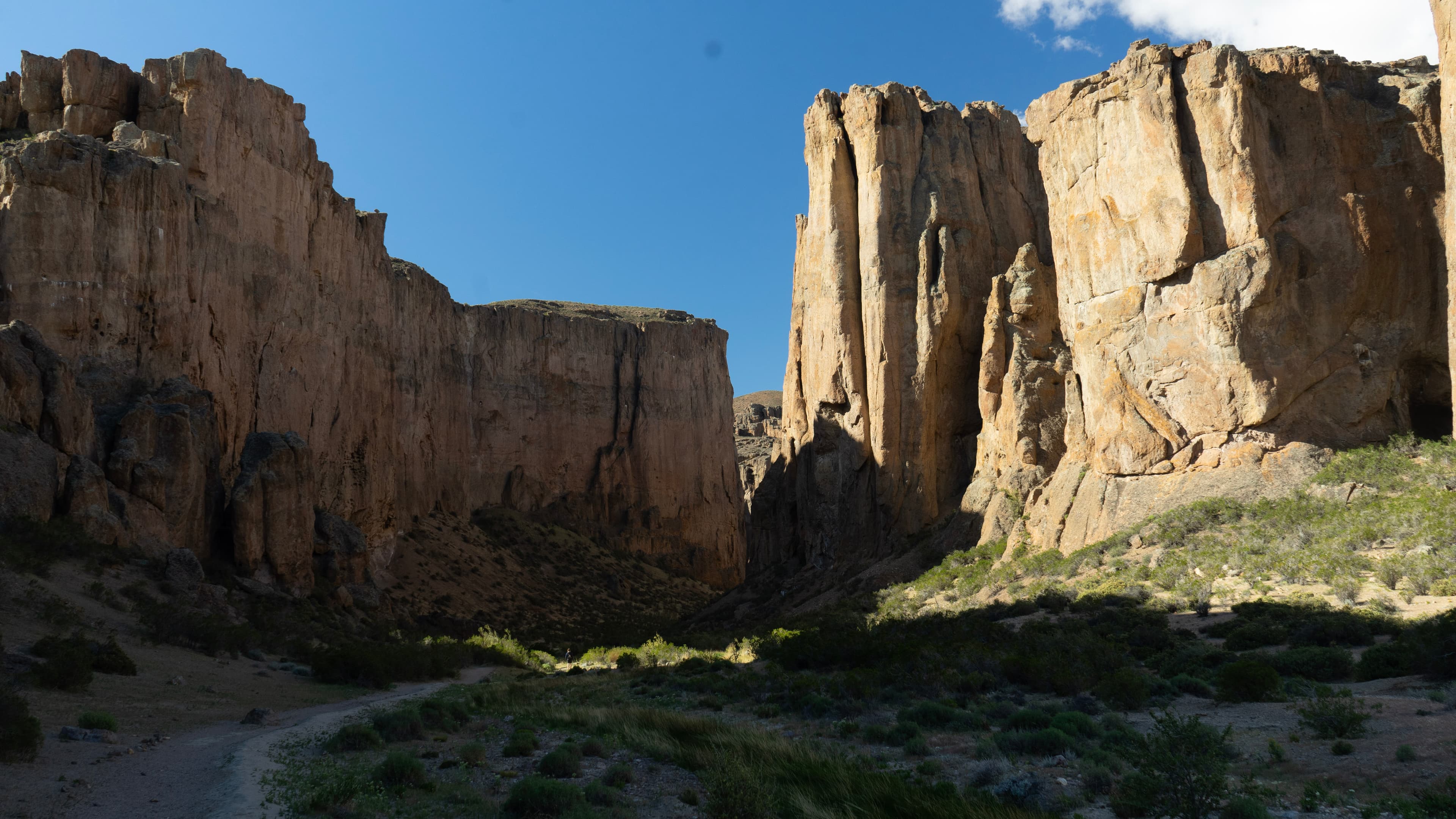 Patagonian rock formations ridden during the build of Cruces del Sur.