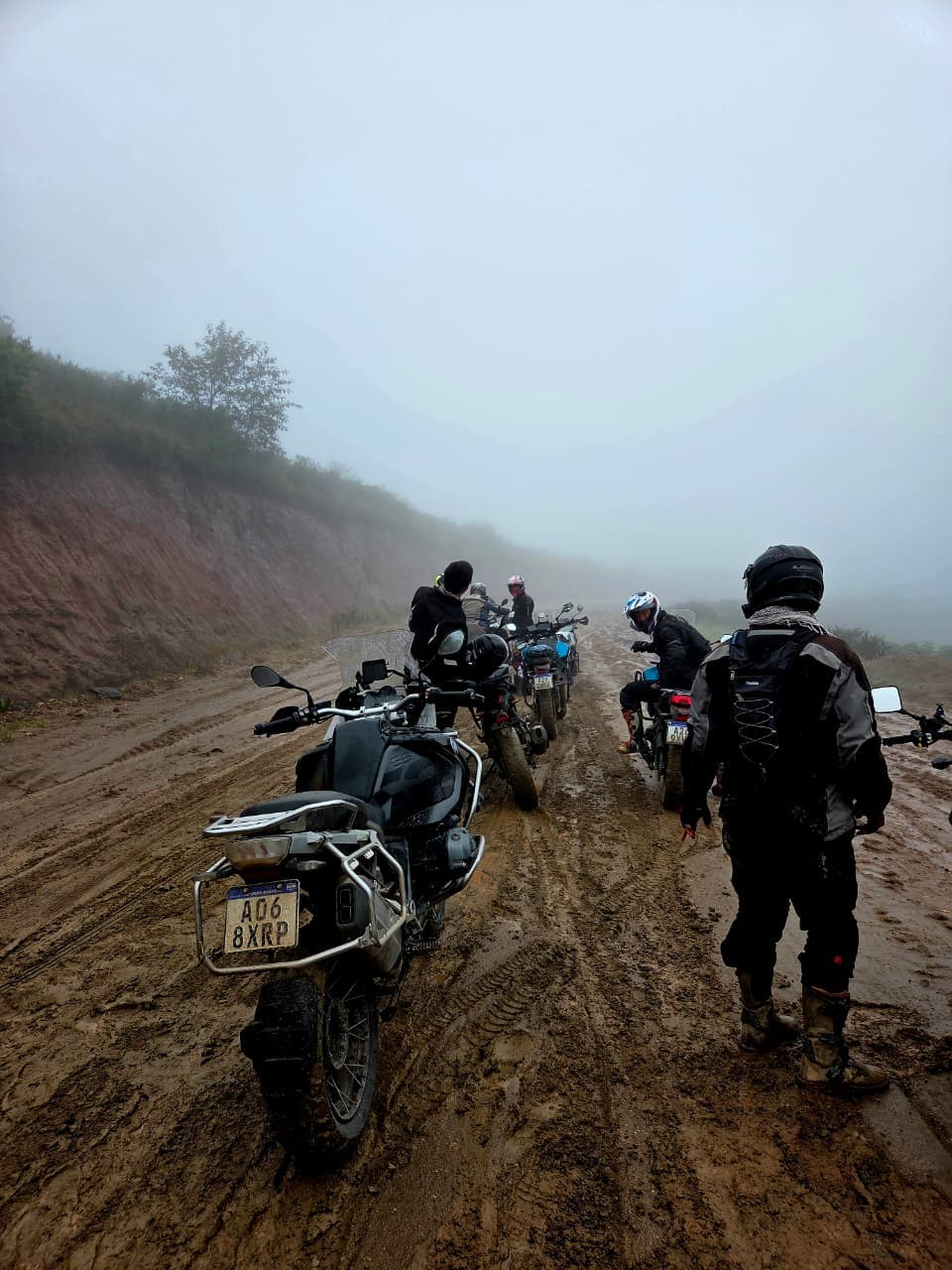 Moto carregada para cruzar o oeste argentino